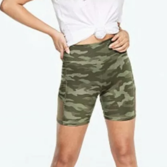 Victoria Secret PINK Camo Sheer Mesh Pockets Short - Picture 3 of 5